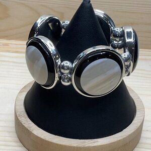 Silver & Black Oval Beaded Bracelet With White Accents